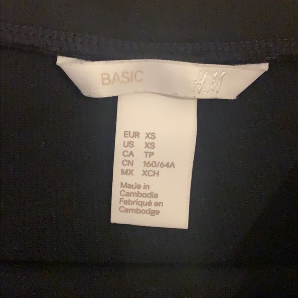 *WORN ONCE* H&M basic black skirt - Picture 2 of 2